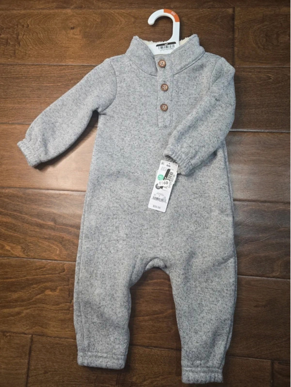 6m brand new outfit from carter's item, 360G4